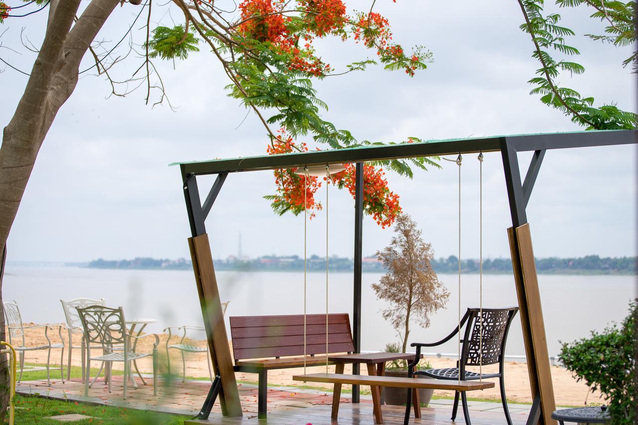 Vieng Khong Hotel Mukdahan Bagian luar foto