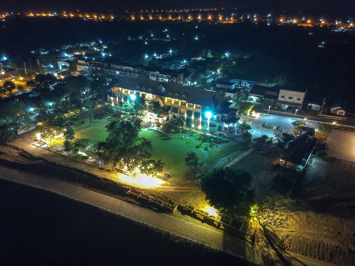 Vieng Khong Hotel Mukdahan Bagian luar foto