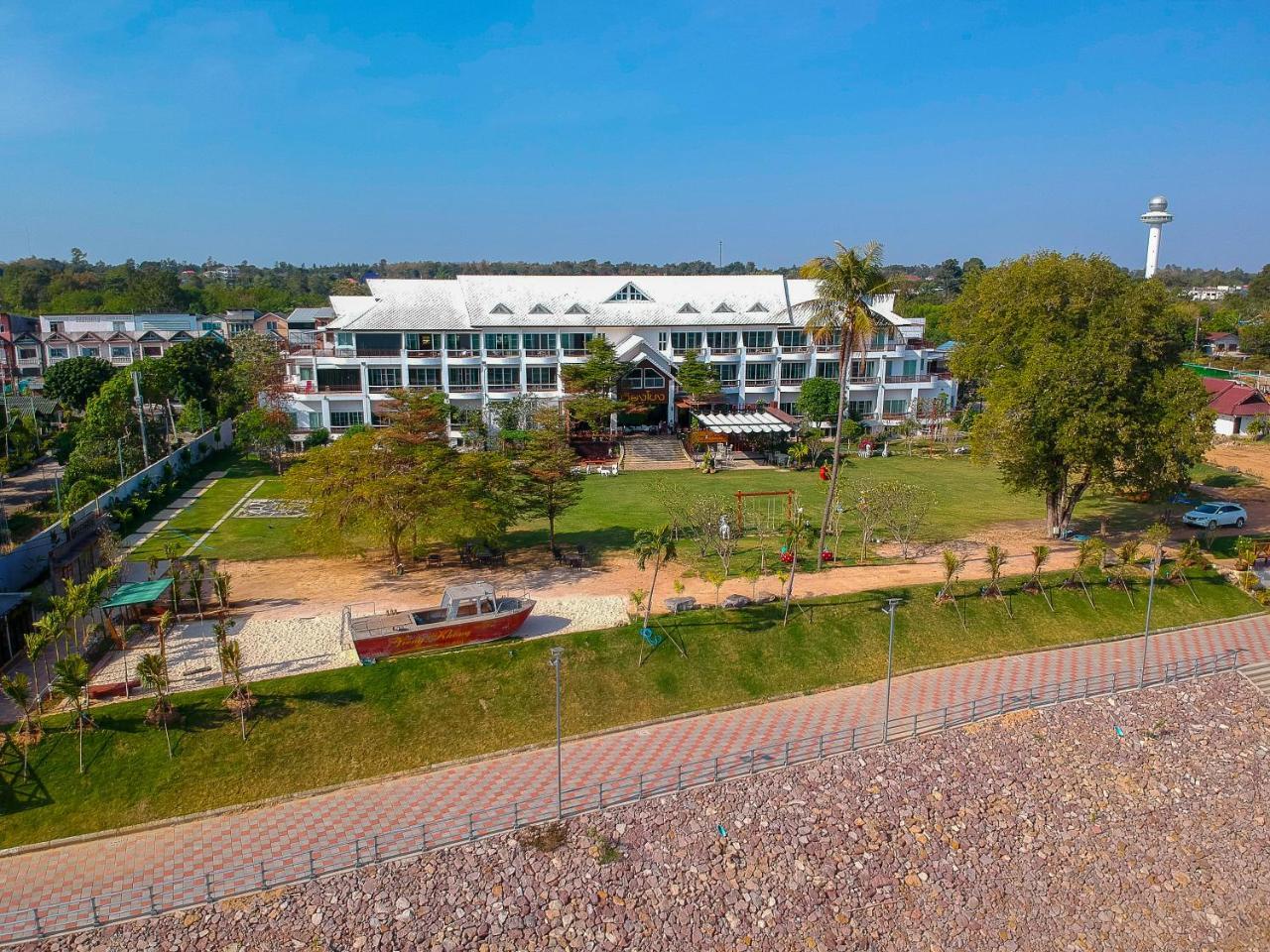 Vieng Khong Hotel Mukdahan Bagian luar foto