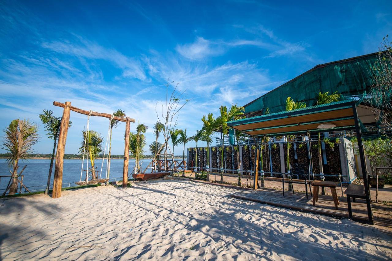 Vieng Khong Hotel Mukdahan Bagian luar foto
