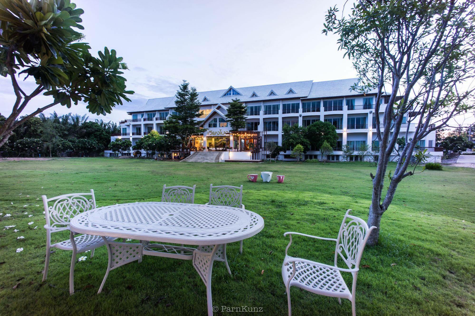 Vieng Khong Hotel Mukdahan Bagian luar foto