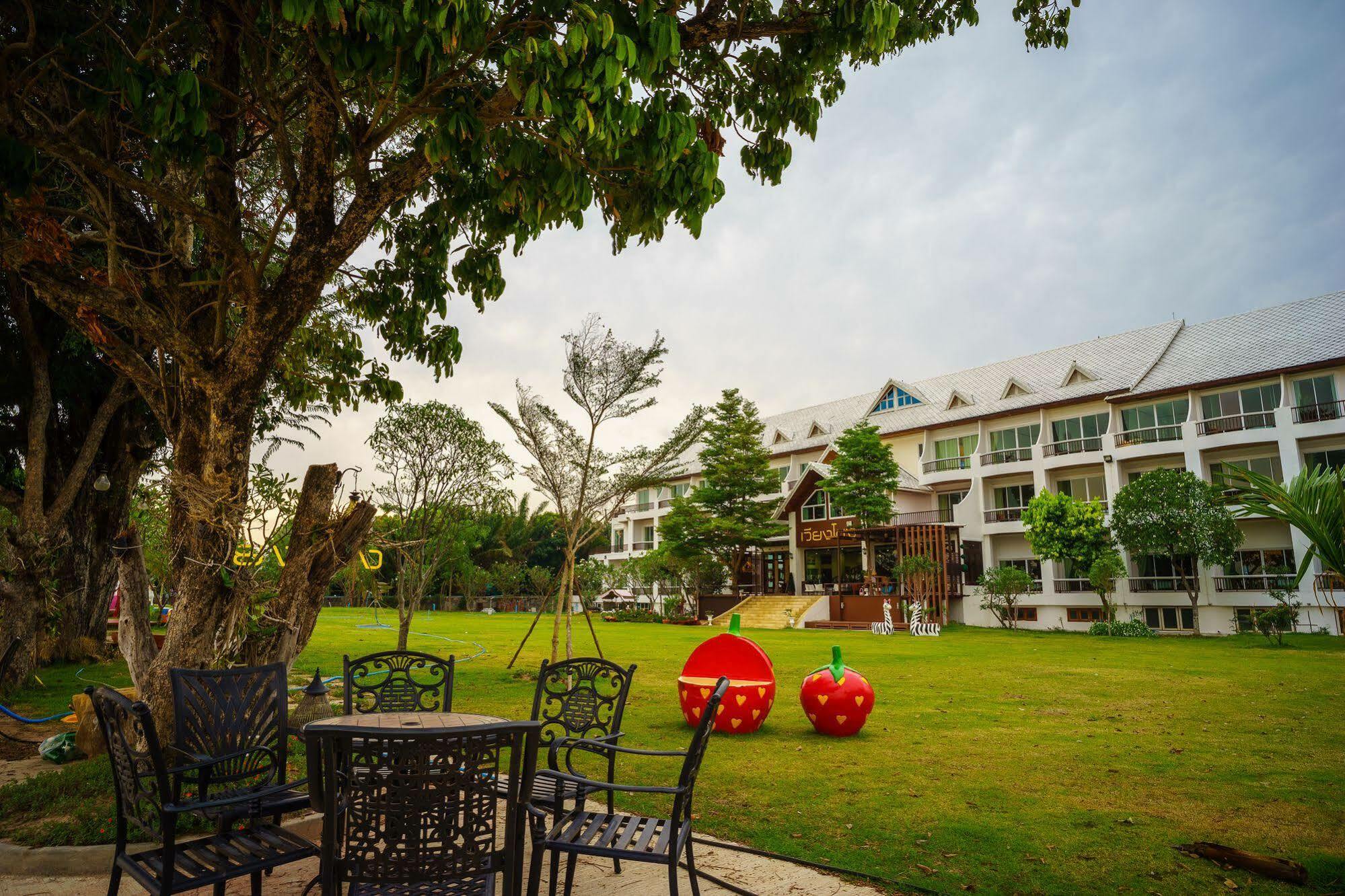 Vieng Khong Hotel Mukdahan Bagian luar foto
