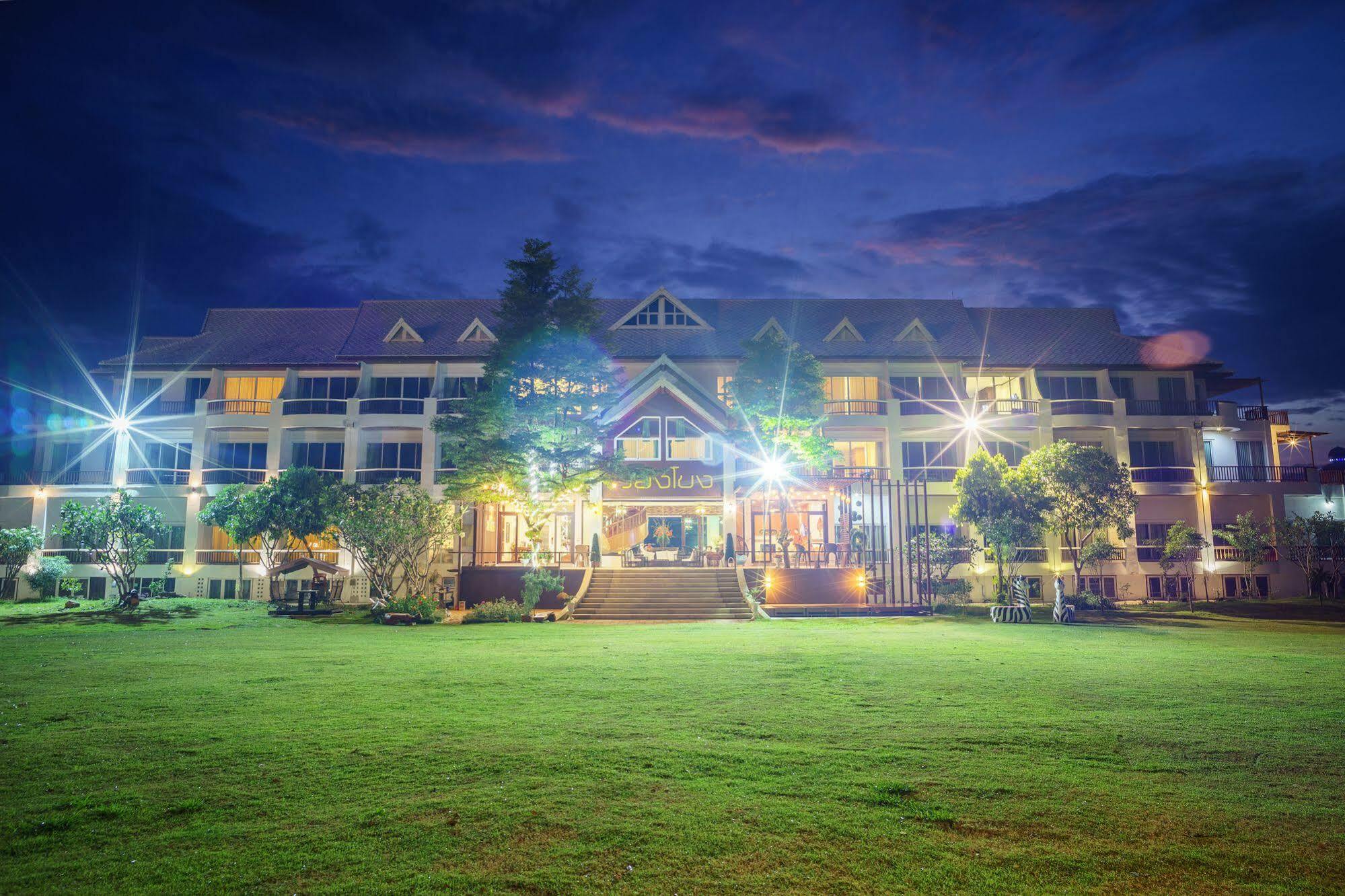 Vieng Khong Hotel Mukdahan Bagian luar foto