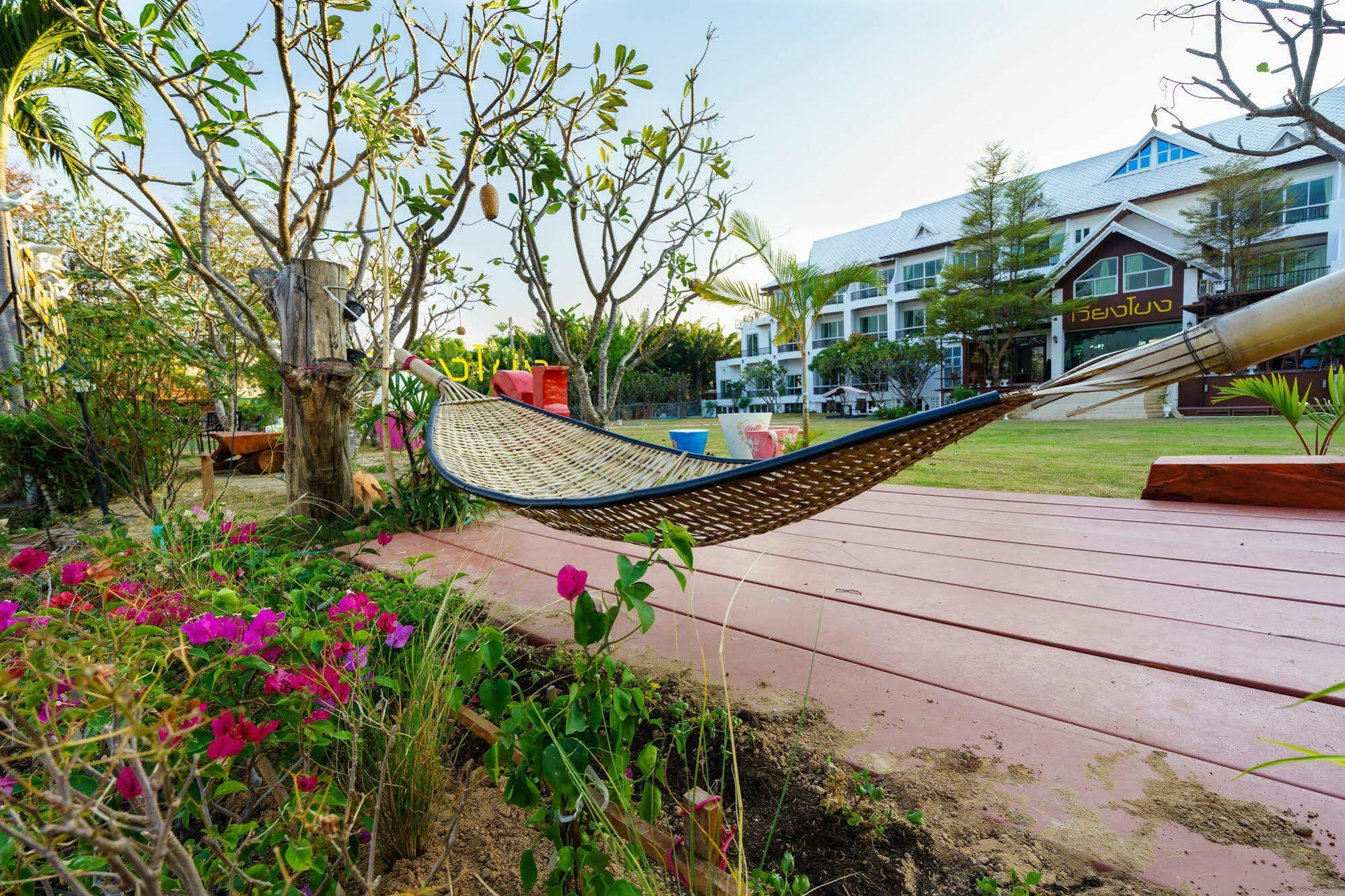 Vieng Khong Hotel Mukdahan Bagian luar foto
